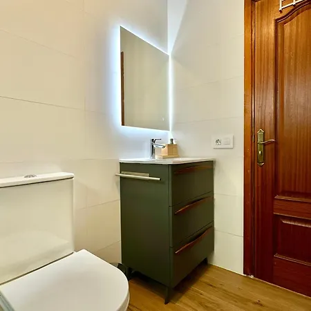 La Casita 2br - Pool, Parking & Aircon Apartment