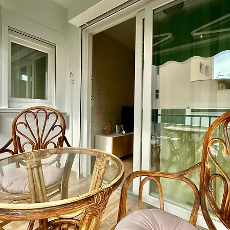 La Casita 2br - Pool, Parking & Aircon *