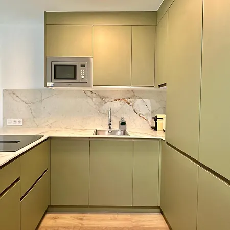 La Casita 2br - Pool, Parking & Aircon *
