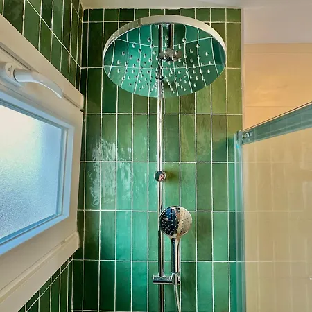La Casita 2br - Pool, Parking & Aircon *