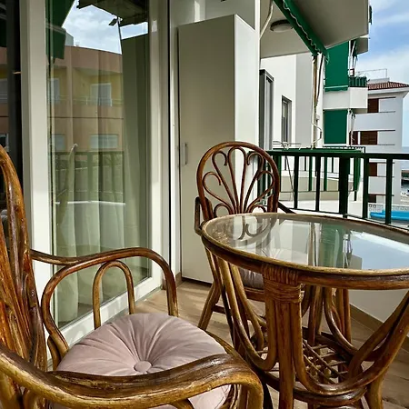 La Casita 2br - Pool, Parking & Aircon *