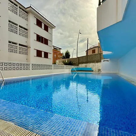La Casita 2br - Pool, Parking & Aircon Apartment